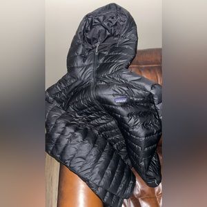 Patagonia Black Xl puffer with hood
